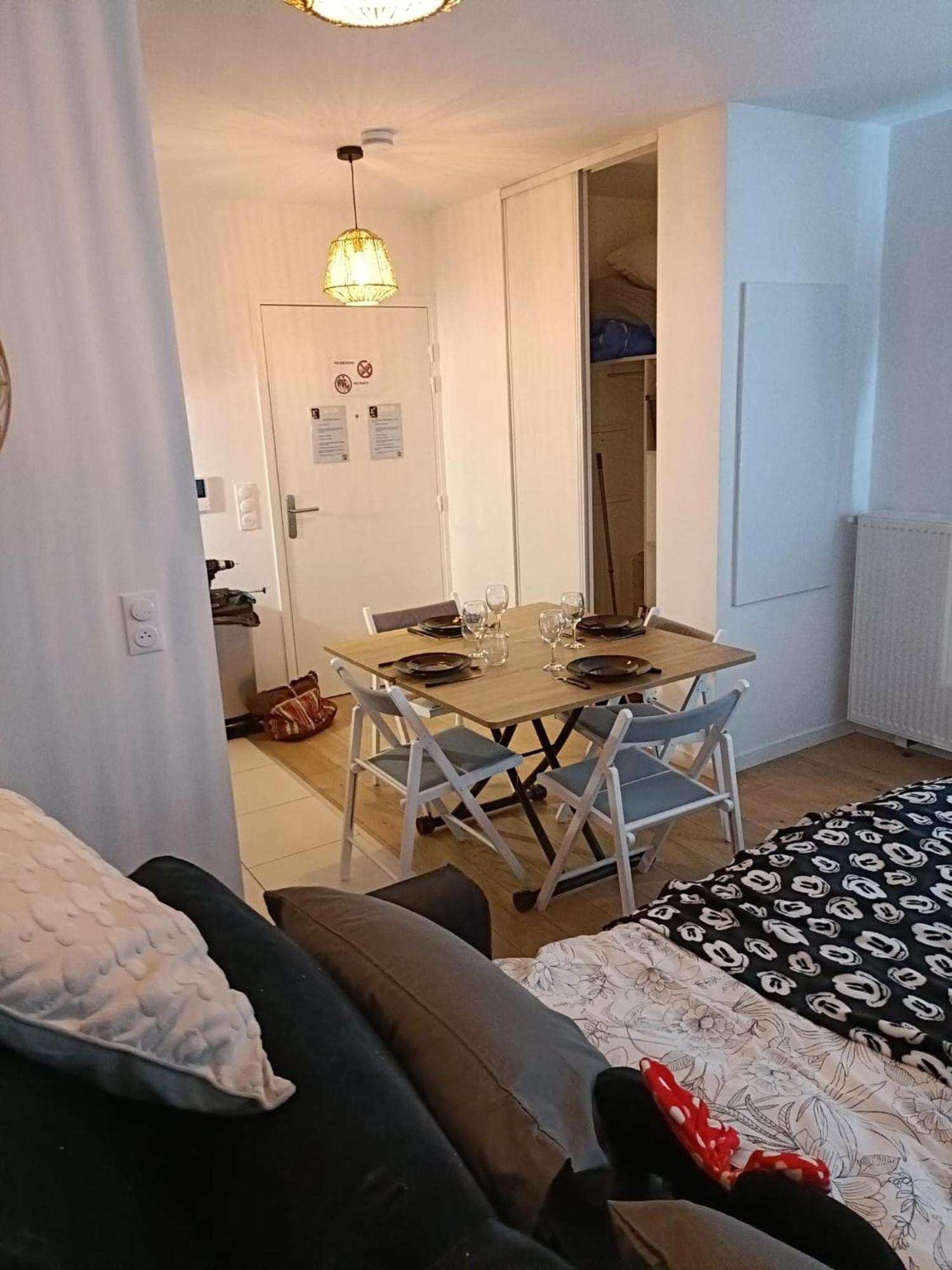 Disney - Paris 5 Min De Disney - Pk Prive Gratuit - 4 Personnes - Terrasse Jardin 쉐시 외부 사진