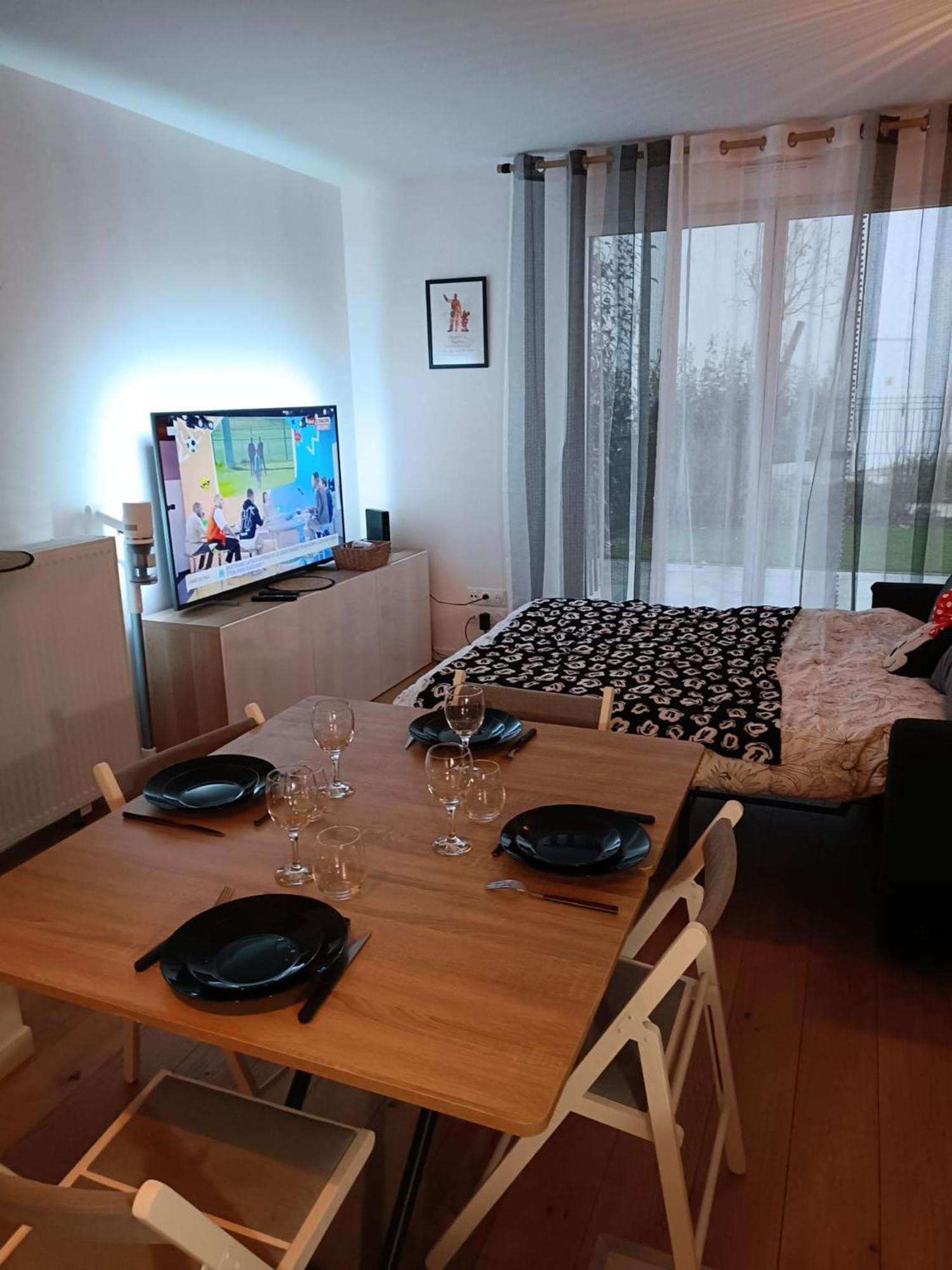 Disney - Paris 5 Min De Disney - Pk Prive Gratuit - 4 Personnes - Terrasse Jardin 쉐시 외부 사진
