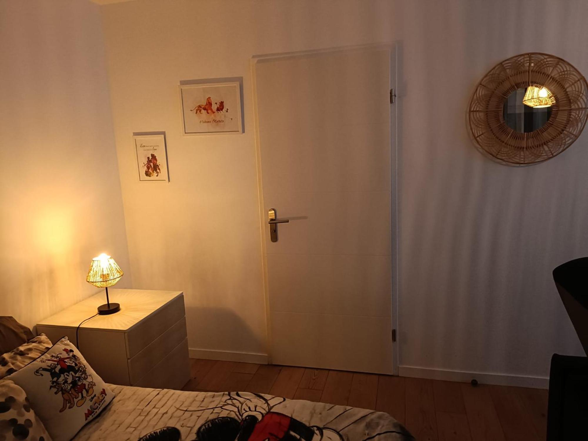 Disney - Paris 5 Min De Disney - Pk Prive Gratuit - 4 Personnes - Terrasse Jardin 쉐시 외부 사진