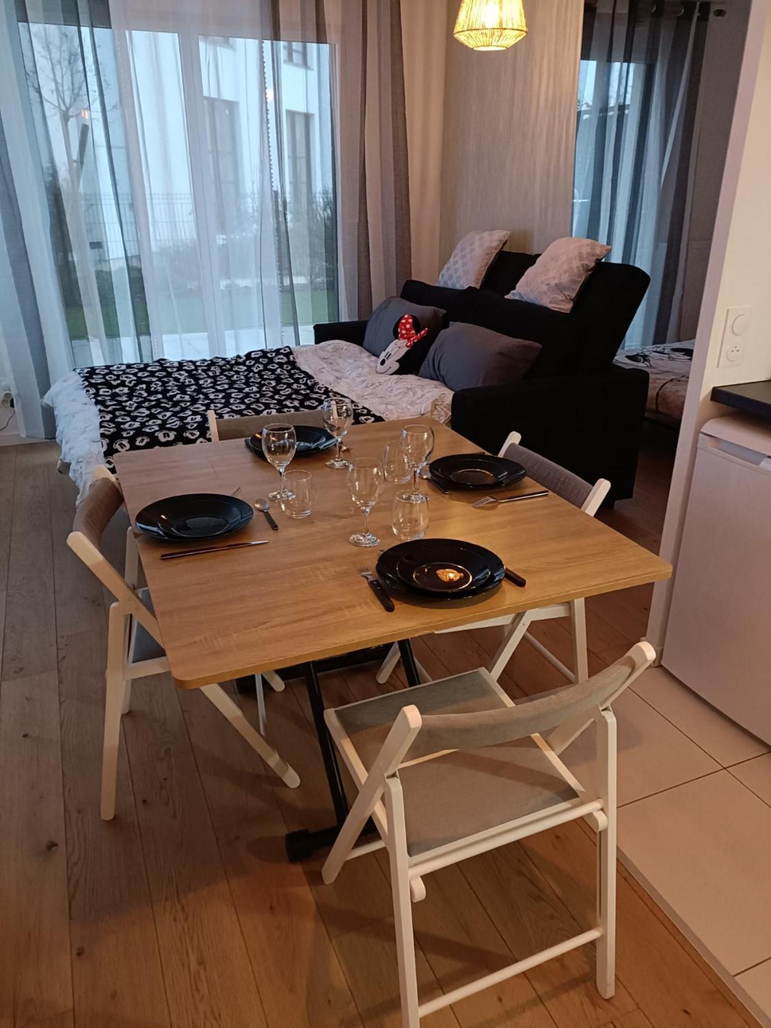 Disney - Paris 5 Min De Disney - Pk Prive Gratuit - 4 Personnes - Terrasse Jardin 쉐시 외부 사진