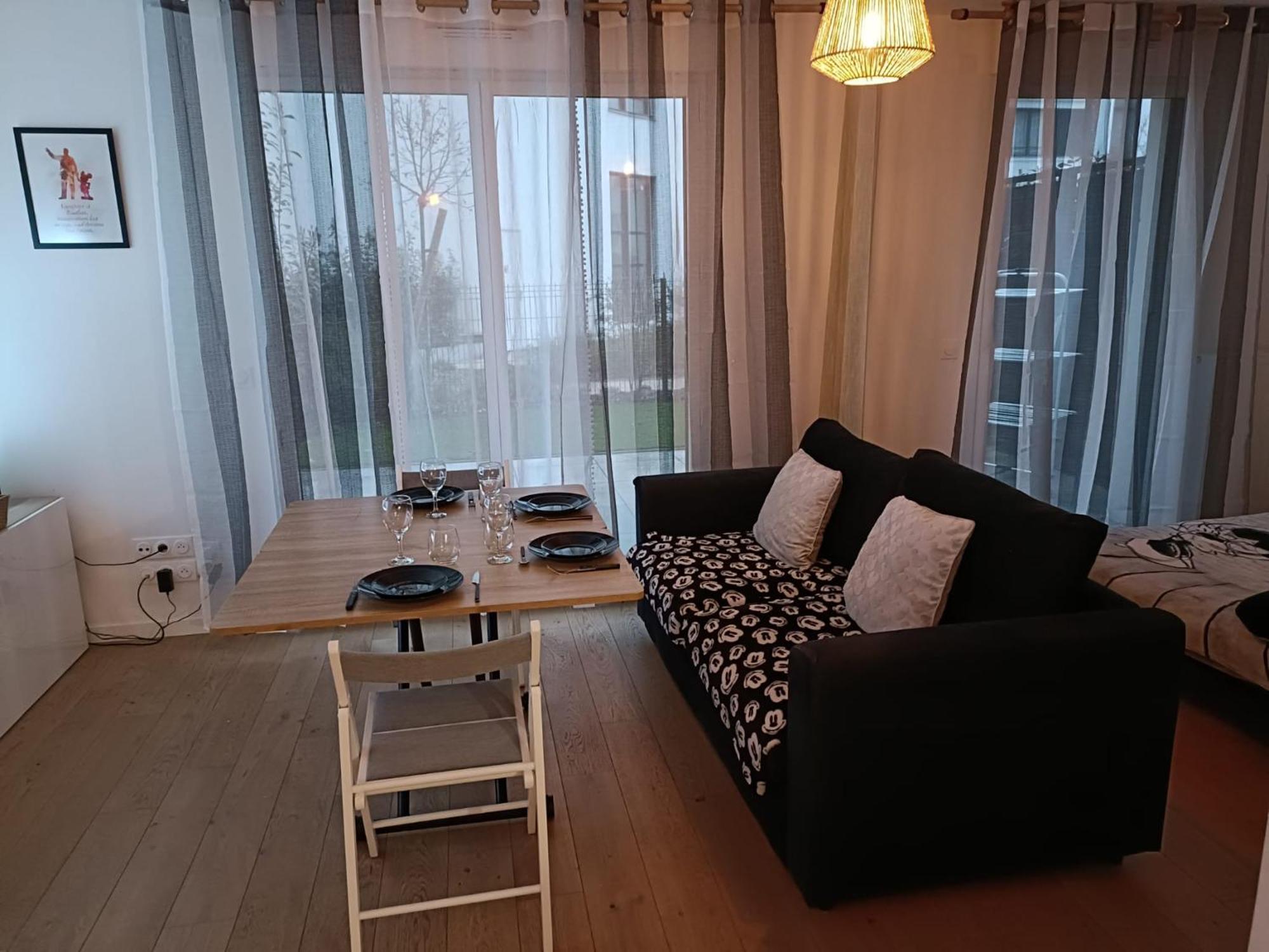 Disney - Paris 5 Min De Disney - Pk Prive Gratuit - 4 Personnes - Terrasse Jardin 쉐시 외부 사진