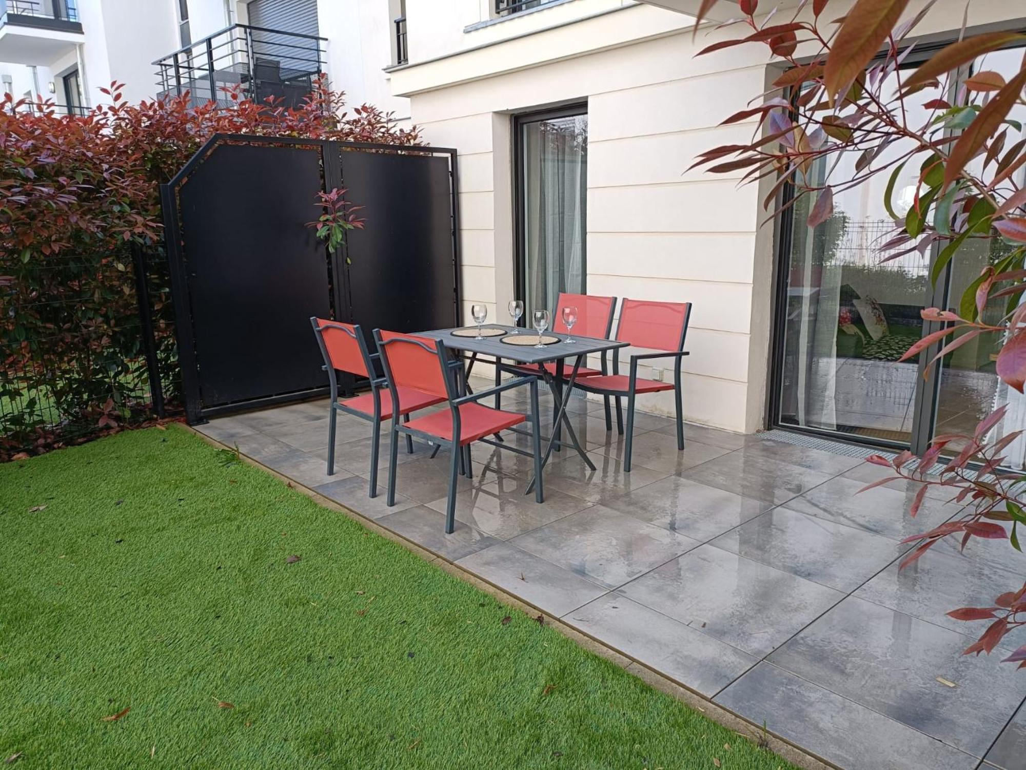 Disney - Paris 5 Min De Disney - Pk Prive Gratuit - 4 Personnes - Terrasse Jardin 쉐시 외부 사진